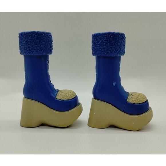 Wintertime Wonderland Yasmin MGA Bratz Doll Shoes Blue & White Boots - Picture 3 of 4